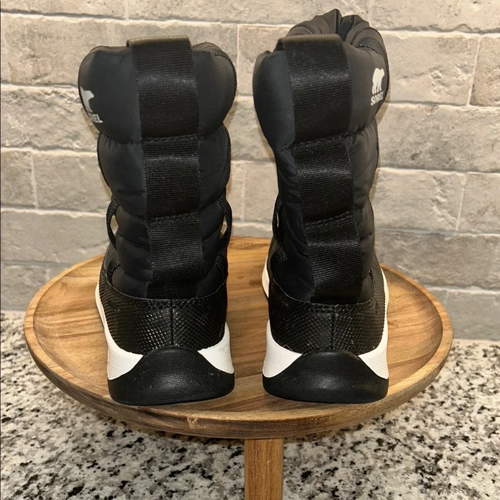 Sorel Kids whitney II waterprof puffy nylon winter bots.